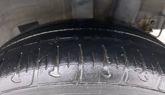 2017 Hyundai Grand i10 SPORTZ 1.2 KAPPA VTVT, Petrol, Manual, 39,595 km, Left Rear Tyre Tread