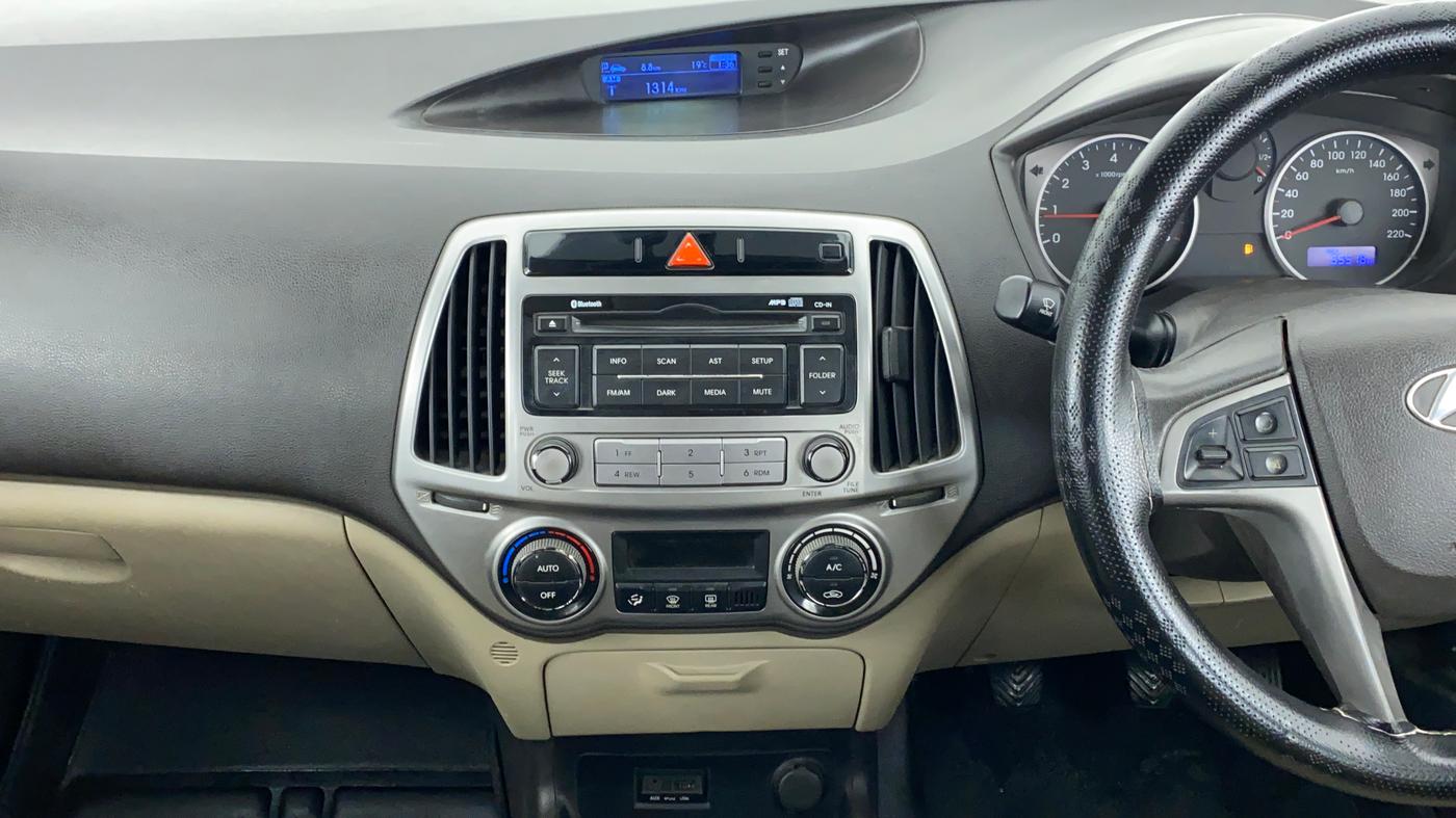2014 Hyundai i20 SPORTZ 1.2 VTVT, Petrol, Manual, 65,518 km, Air Conditioner
