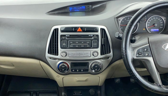 2014 Hyundai i20 SPORTZ 1.2 VTVT, Petrol, Manual, 65,518 km, Air Conditioner