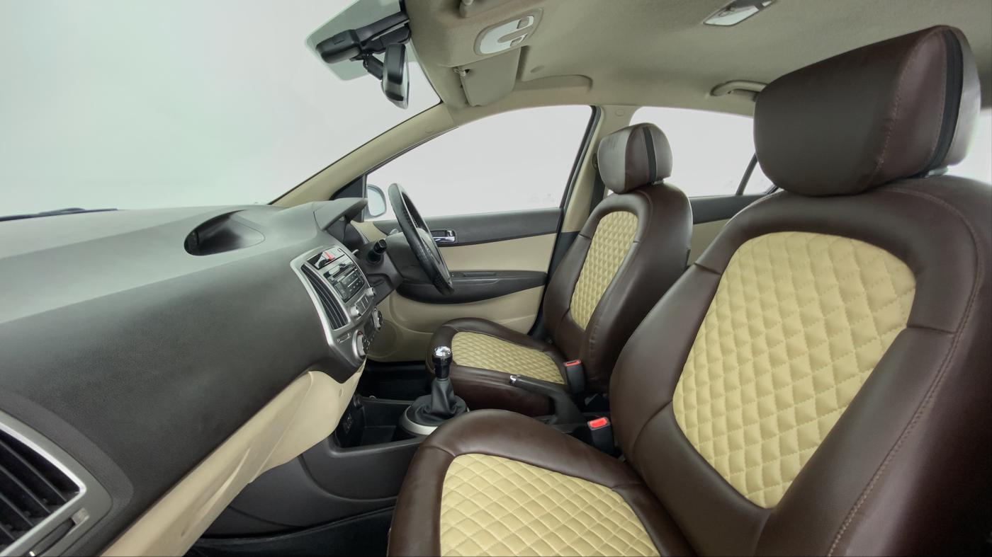 2014 Hyundai i20 SPORTZ 1.2 VTVT, Petrol, Manual, 65,518 km, Right Side Front Door Cabin