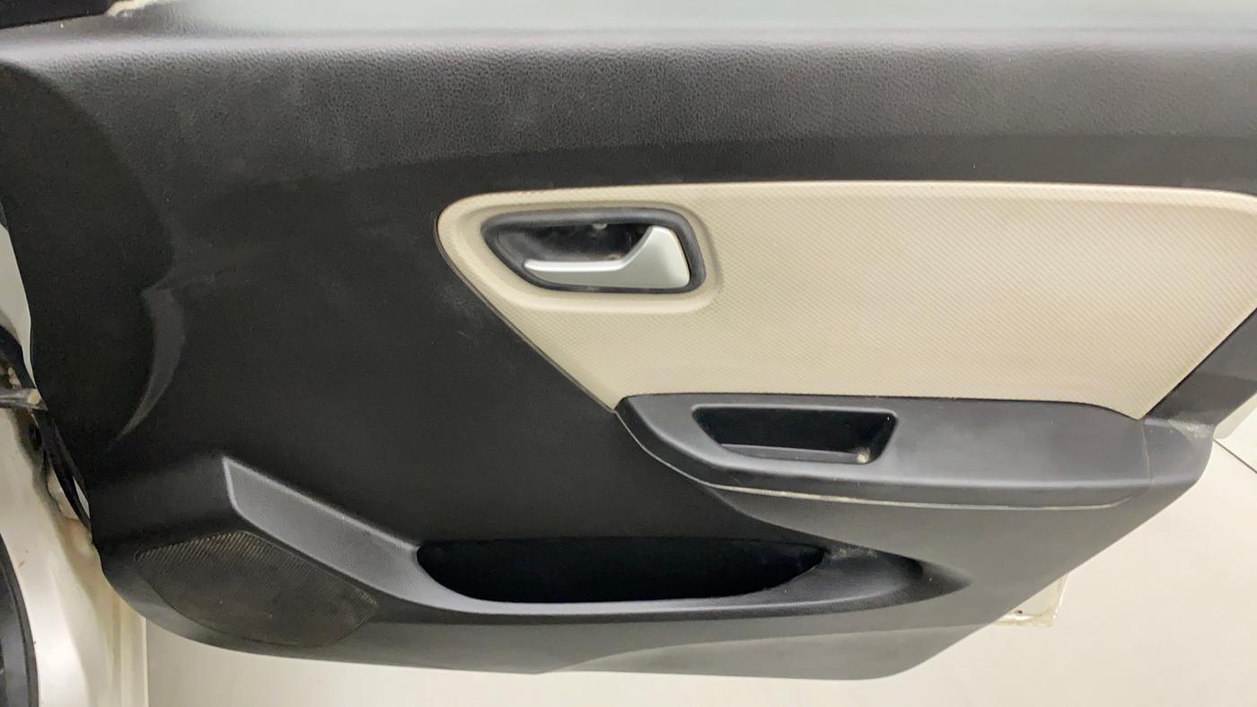 2019 Maruti Alto LXI, Petrol, Manual, 46,970 km, Driver Side Door Panels Control