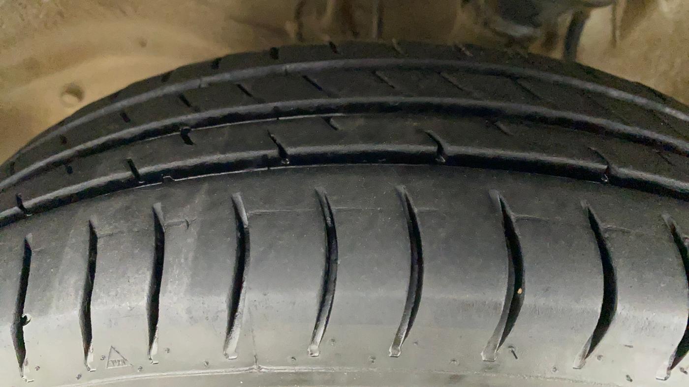 2019 Maruti Alto LXI, Petrol, Manual, 46,970 km, Left Front Tyre Tread