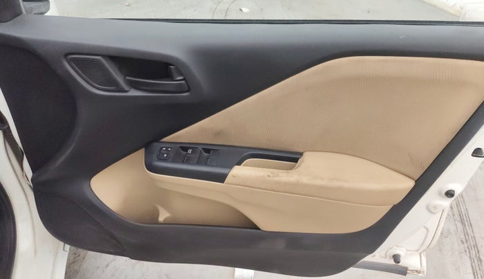 2014 Honda City 1.5L I-VTEC SV, Petrol, Manual, 1,43,914 km, Driver Side Door Panels Control