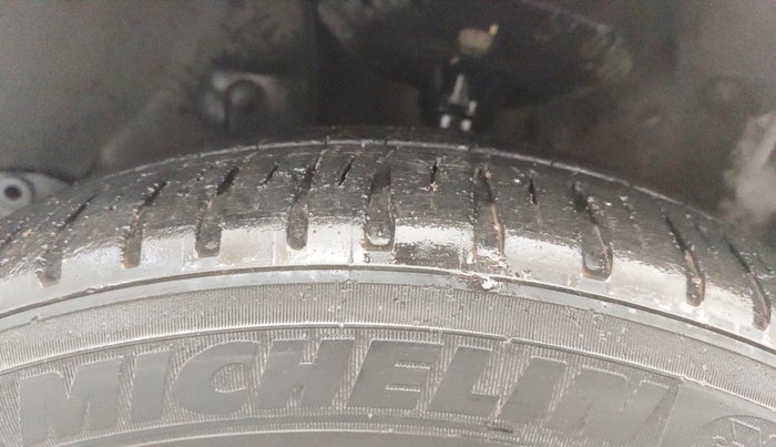 2014 Honda City 1.5L I-VTEC SV, Petrol, Manual, 1,43,914 km, Left Front Tyre Tread