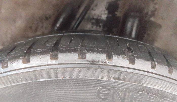 2014 Honda City 1.5L I-VTEC SV, Petrol, Manual, 1,43,914 km, Left Rear Tyre Tread