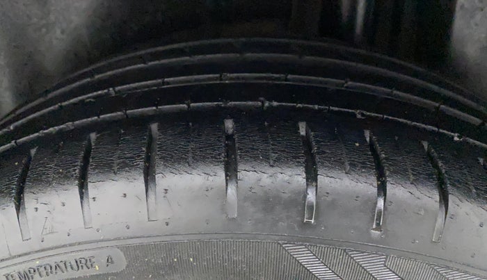 2019 Maruti Ciaz ALPHA DIESEL 1.5, Diesel, Manual, 57,128 km, Left Rear Tyre Tread
