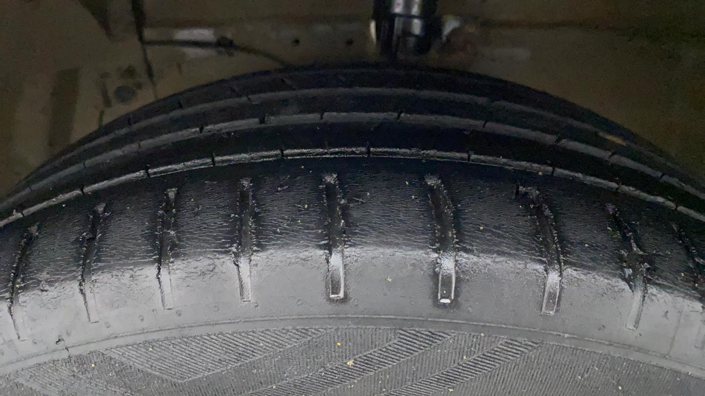 2019 Maruti Ciaz ALPHA DIESEL 1.5, Diesel, Manual, 57,128 km, Left Front Tyre Tread