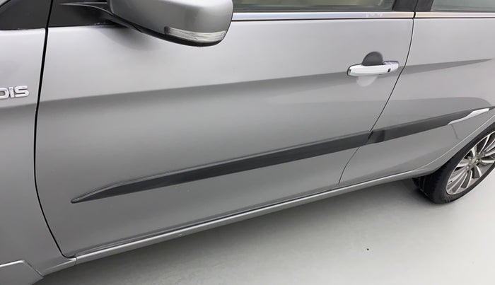 2019 Maruti Ciaz ALPHA DIESEL 1.5, Diesel, Manual, 57,128 km, Front passenger door - Slightly dented