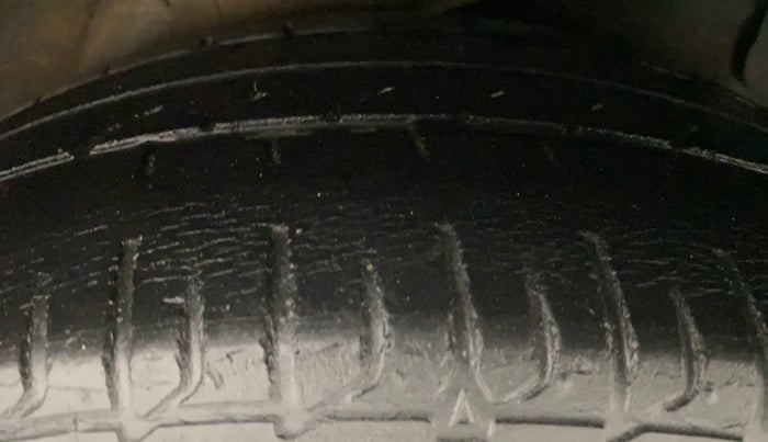 2013 Hyundai Verna FLUIDIC 1.6 SX VTVT, Petrol, Manual, 50,715 km, Left Rear Tyre Tread