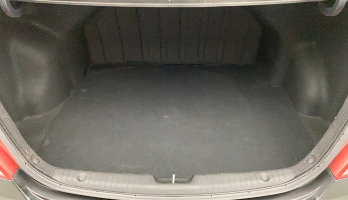 2013 Hyundai Verna FLUIDIC 1.6 SX VTVT, Petrol, Manual, 50,715 km, Boot Inside