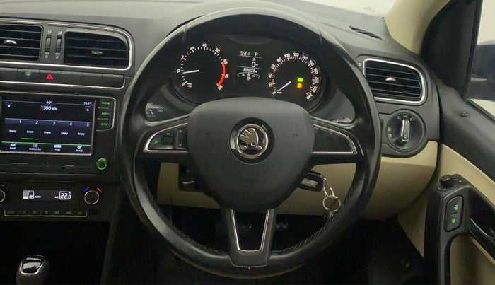 2017 Skoda Rapid STYLE 1.6 MPI AT, Petrol, Automatic, 89,856 km, Steering Wheel Close Up