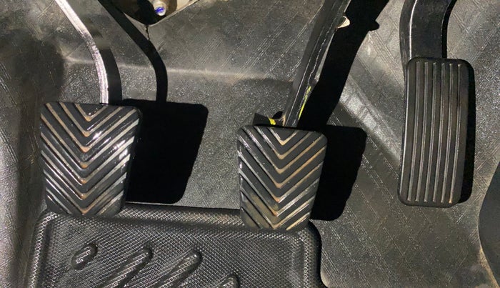 2022 KIA CARENS PRESTIGE PLUS 1.4 PETROL 7 STR, Petrol, Manual, 37,844 km, Pedals