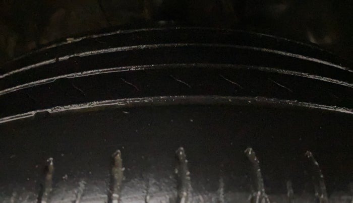 2022 KIA CARENS PRESTIGE PLUS 1.4 PETROL 7 STR, Petrol, Manual, 37,844 km, Right Front Tyre Tread