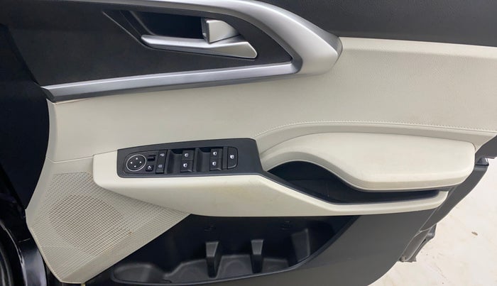 2022 KIA CARENS PRESTIGE PLUS 1.4 PETROL 7 STR, Petrol, Manual, 37,844 km, Driver Side Door Panels Control