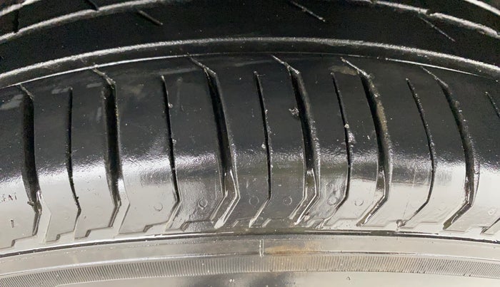 2022 Tata PUNCH ADVENTURE MT, Petrol, Manual, 18,988 km, Right Front Tyre Tread