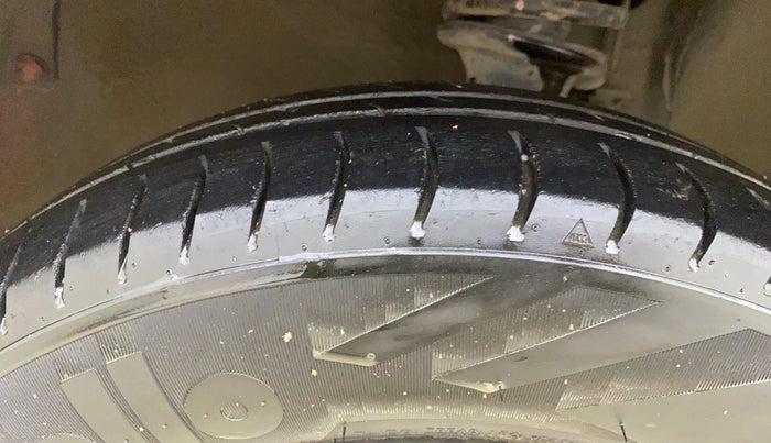 2018 Maruti Alto 800 LXI CNG, CNG, Manual, 63,629 km, Left Front Tyre Tread