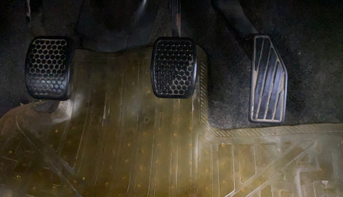 2018 Maruti Alto 800 LXI CNG, CNG, Manual, 63,629 km, Pedals