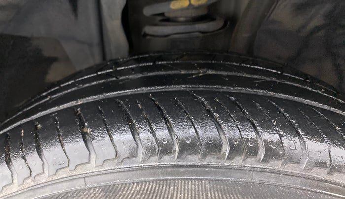 2021 Nissan MAGNITE XL, Petrol, Manual, 38,137 km, Right Front Tyre Tread