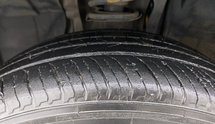 2021 Nissan MAGNITE XL, Petrol, Manual, 38,137 km, Left Front Tyre Tread