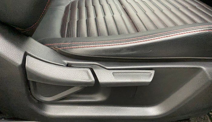 2022 KIA SONET GTX PLUS 1.0 DCT, Petrol, Automatic, 19,749 km, Driver Side Adjustment Panel