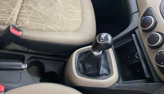 2014 Hyundai Xcent S (O) 1.2, Petrol, Manual, 1,40,022 km, Gear Lever