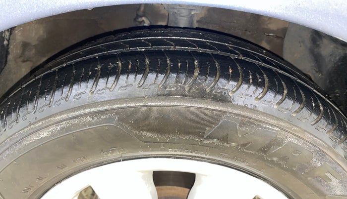 2014 Hyundai Xcent S (O) 1.2, Petrol, Manual, 1,40,022 km, Right Front Tyre Tread