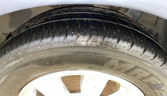 2014 Hyundai Xcent S (O) 1.2, Petrol, Manual, 1,40,022 km, Left Rear Tyre Tread