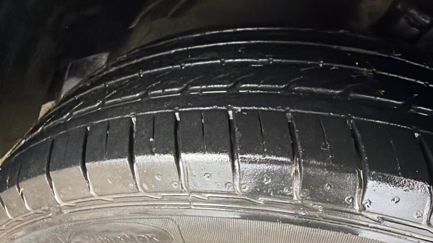 2020 MG HECTOR PLUS SHARP 1.5 PETROL TURBO DCT 6-STR, Petrol, Automatic, 32,671 km, Right Front Tyre Tread