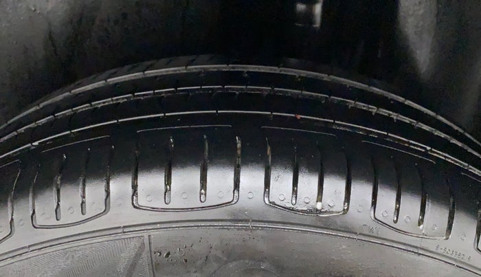 2013 Volkswagen Polo HIGHLINE1.2L, Petrol, Manual, 46,179 km, Left Rear Tyre Tread