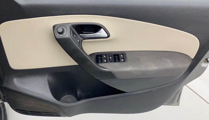 2013 Volkswagen Polo HIGHLINE1.2L, Petrol, Manual, 46,179 km, Driver Side Door Panels Control