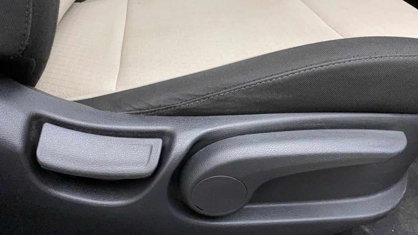2018 Hyundai Verna 1.4 EX PETROL, Petrol, Manual, 62,102 km, Driver Side Adjustment Panel