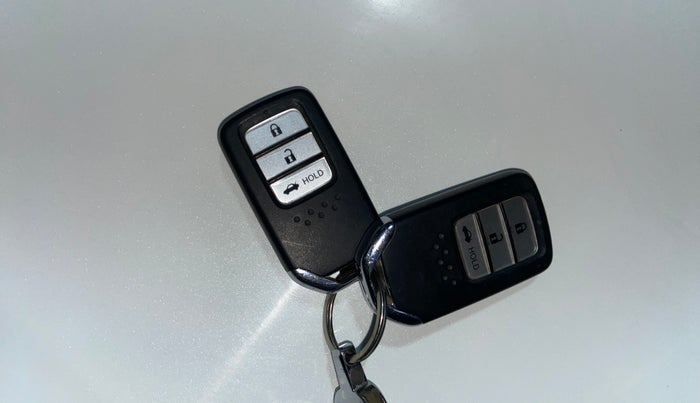 2021 Honda Amaze 1.2L I-VTEC VX CVT, Petrol, Automatic, 60,605 km, Key Close Up