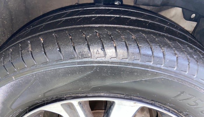 2021 Honda Amaze 1.2L I-VTEC VX CVT, Petrol, Automatic, 60,605 km, Right Front Tyre Tread