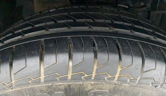 2021 Maruti S Cross ZETA AT 1.5 SHVS, Petrol, Automatic, 5,459 km, Right Front Tyre Tread