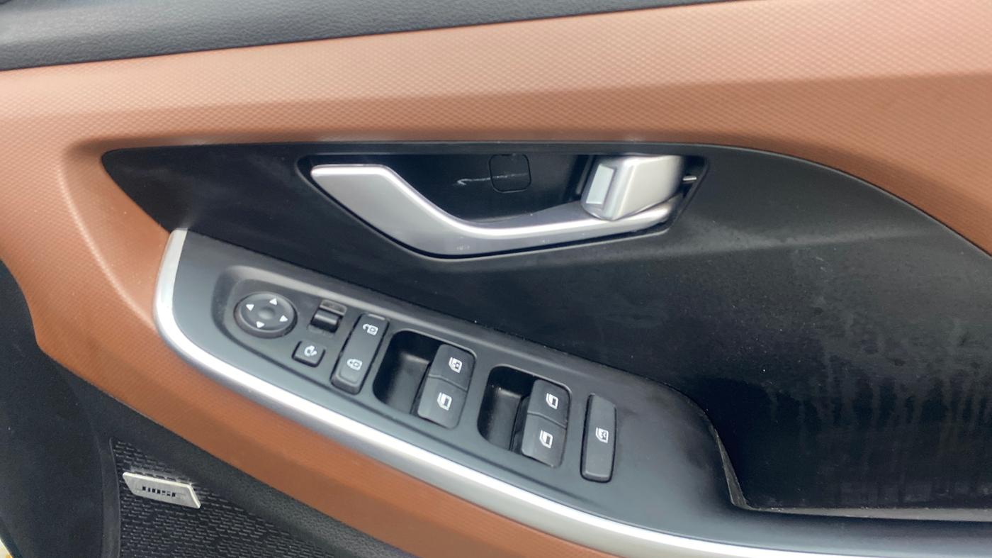 2023 Hyundai ALCAZAR 1.5 SIGNATURE (O) AT 6STR, Diesel, Automatic, 71,625 km, Driver Side Door Panels Control