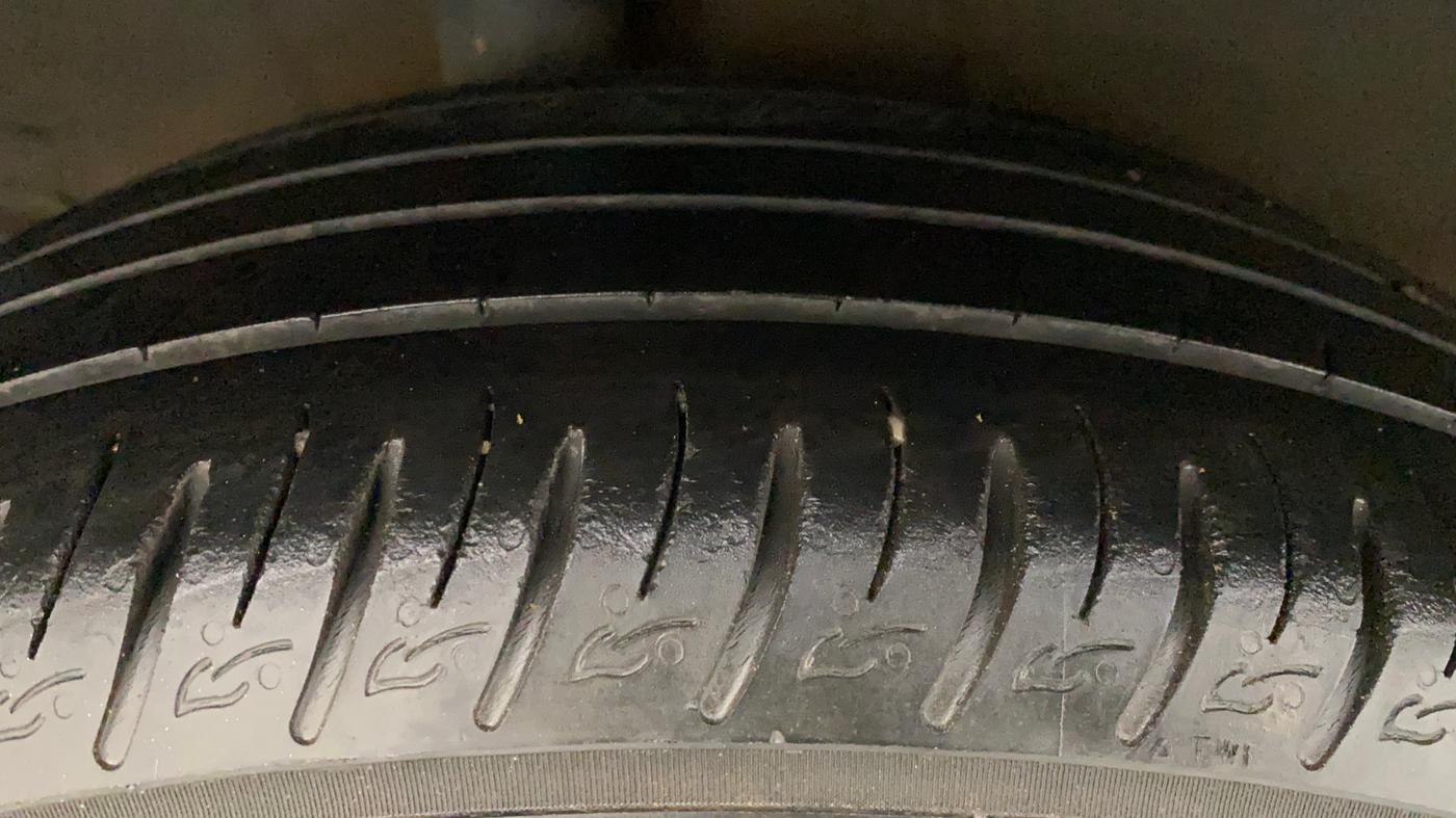 2021 KIA SONET GTX PLUS 1.0 DCT DUAL TONE, Petrol, Automatic, 33,120 km, Right Rear Tyre Tread