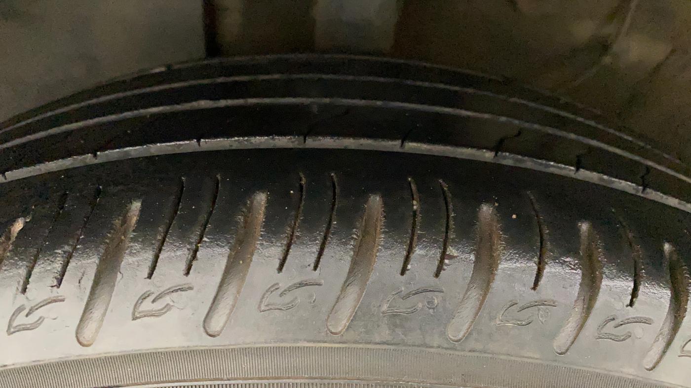 2021 KIA SONET GTX PLUS 1.0 DCT DUAL TONE, Petrol, Automatic, 33,120 km, Left Front Tyre Tread