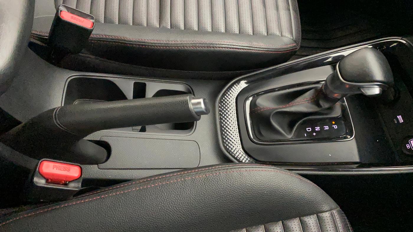 2021 KIA SONET GTX PLUS 1.0 DCT DUAL TONE, Petrol, Automatic, 33,120 km, Gear Lever