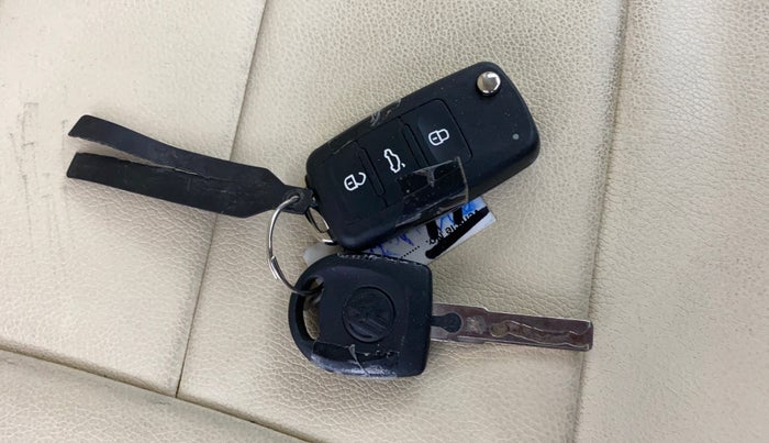 2016 Volkswagen Ameo COMFORTLINE 1.2L, Petrol, Manual, 95,364 km, Key Close Up