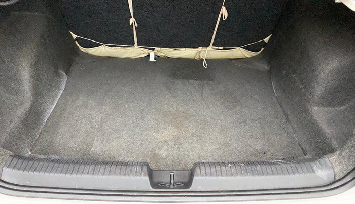 2016 Volkswagen Ameo COMFORTLINE 1.2L, Petrol, Manual, 95,364 km, Boot Inside