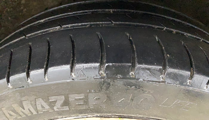 2016 Volkswagen Ameo COMFORTLINE 1.2L, Petrol, Manual, 95,364 km, Right Front Tyre Tread