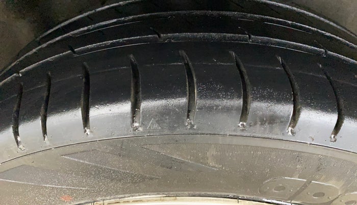 2016 Volkswagen Ameo COMFORTLINE 1.2L, Petrol, Manual, 95,364 km, Right Rear Tyre Tread