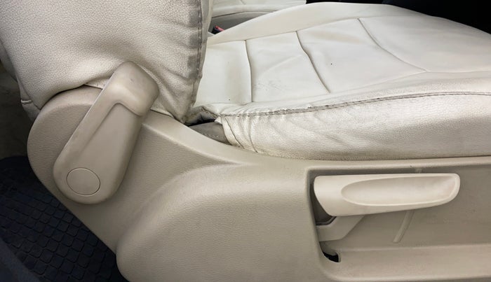 2016 Volkswagen Ameo COMFORTLINE 1.2L, Petrol, Manual, 95,364 km, Driver Side Adjustment Panel