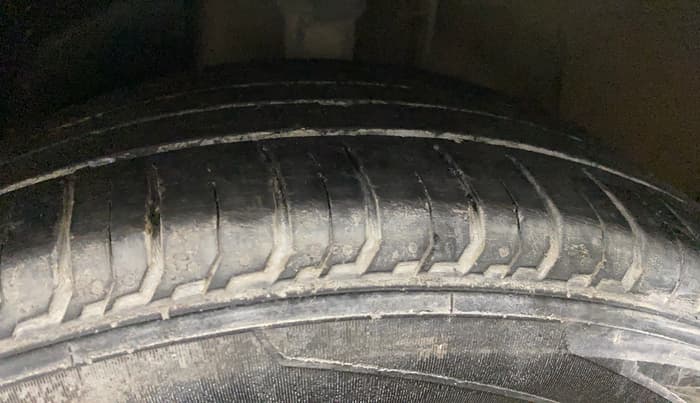 2022 Hyundai NEW I20 SPORTZ 1.2 MT, Petrol, Manual, 84,398 km, Left Front Tyre Tread