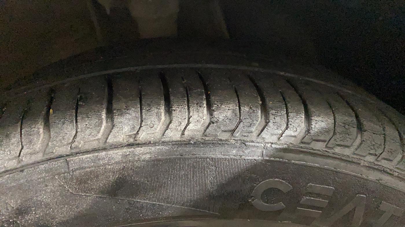 2022 Hyundai NEW I20 SPORTZ 1.2 MT, Petrol, Manual, 84,398 km, Right Front Tyre Tread