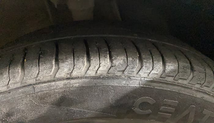2022 Hyundai NEW I20 SPORTZ 1.2 MT, Petrol, Manual, 84,398 km, Right Front Tyre Tread