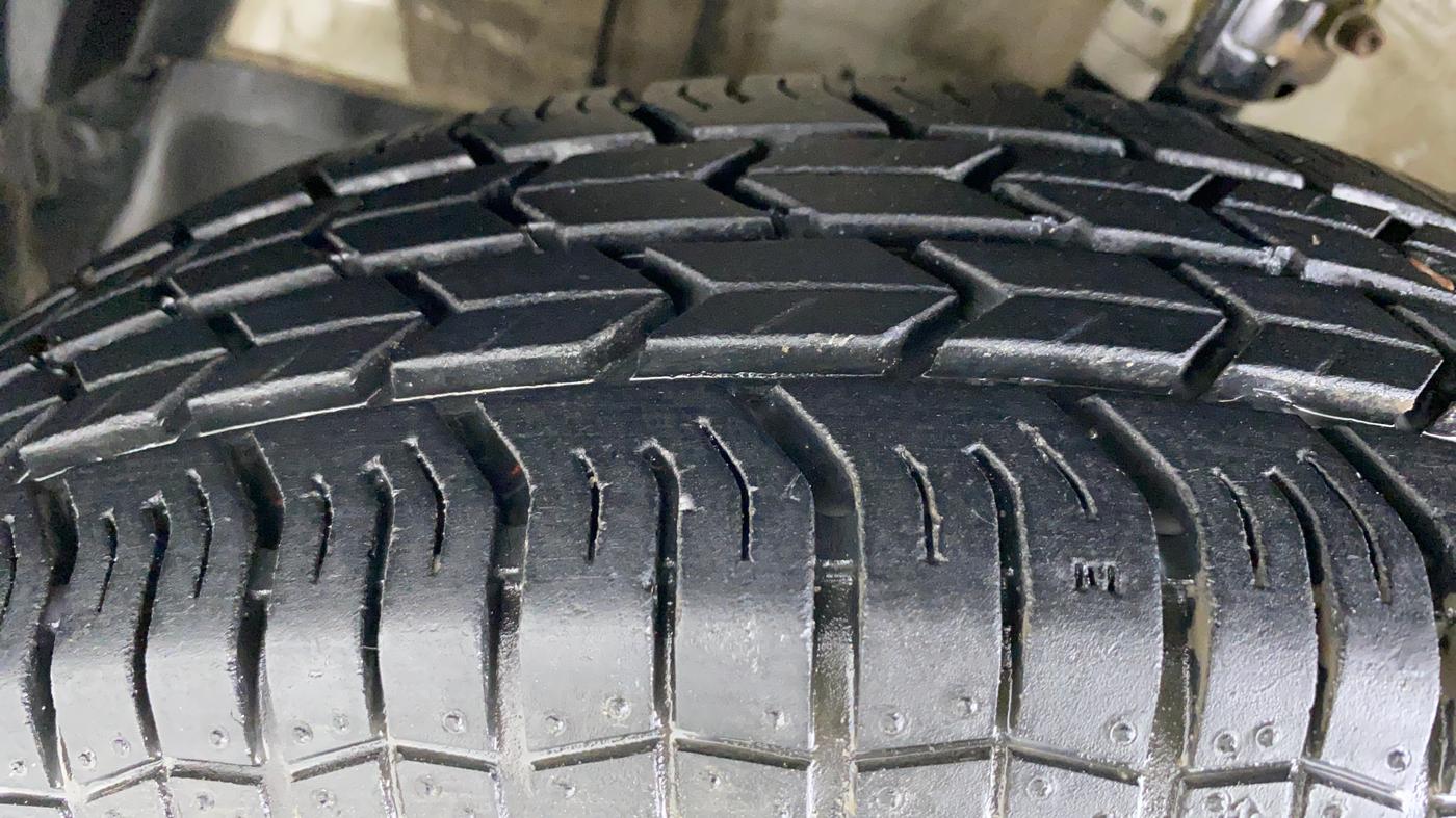 2017 Maruti Swift Dzire VXI, Petrol, Manual, 22,248 km, Left Front Tyre Tread