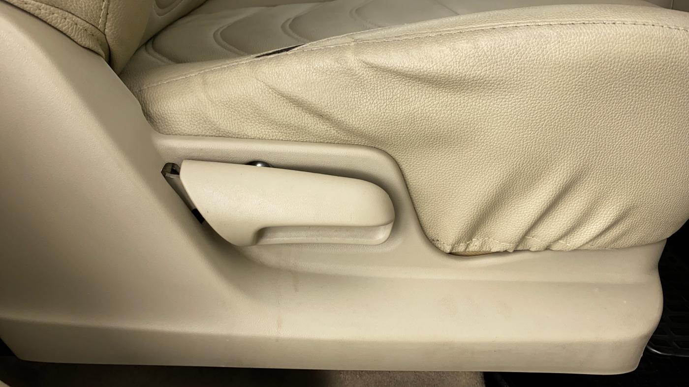 2017 Maruti Swift Dzire VXI, Petrol, Manual, 22,248 km, Driver Side Adjustment Panel