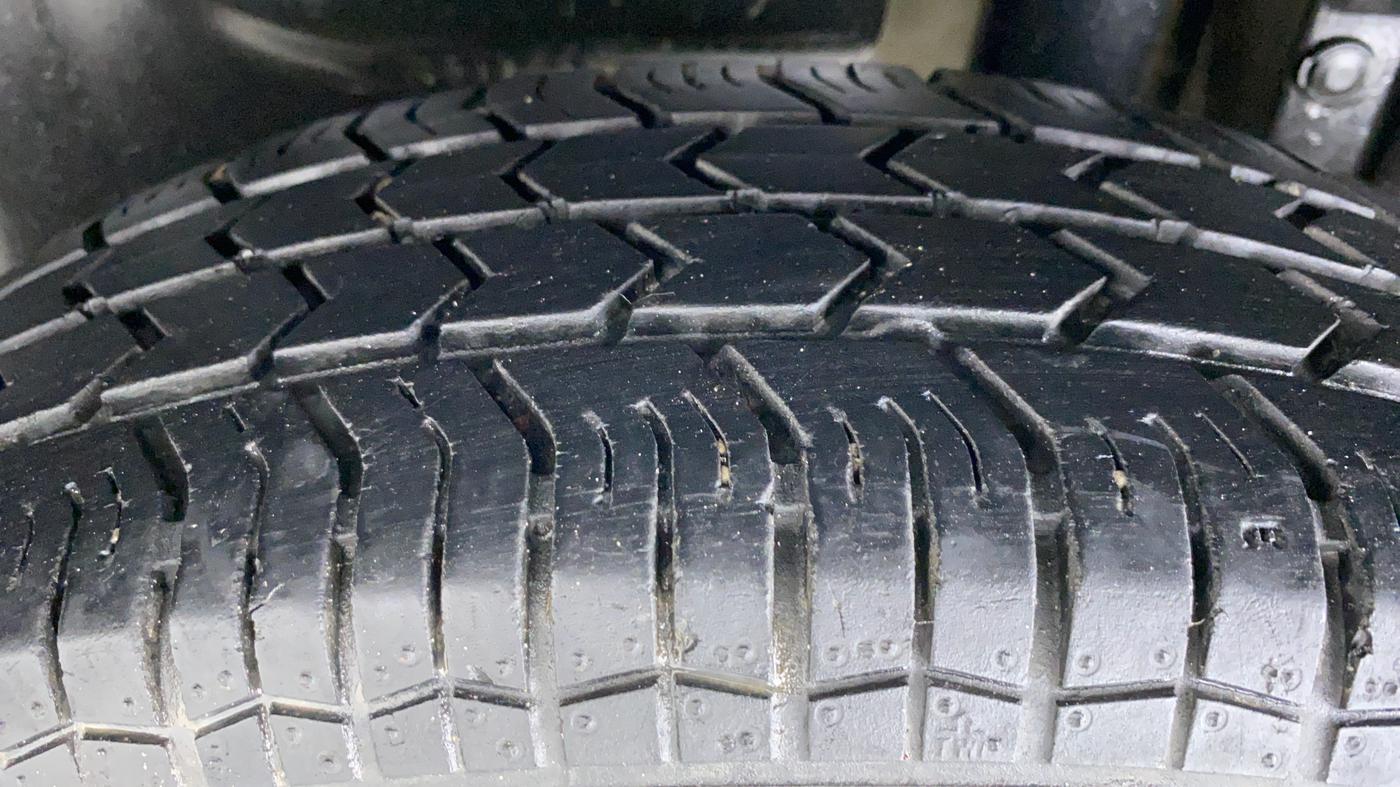2017 Maruti Swift Dzire VXI, Petrol, Manual, 22,248 km, Left Rear Tyre Tread