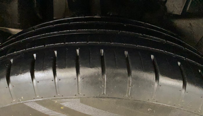 2019 Maruti Swift ZXI PLUS, Petrol, Manual, 13,761 km, Right Rear Tyre Tread
